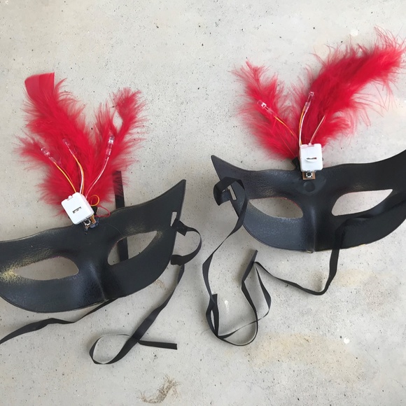 New year Party Mask Light Up Red Feather Disco - Picture 4 of 8